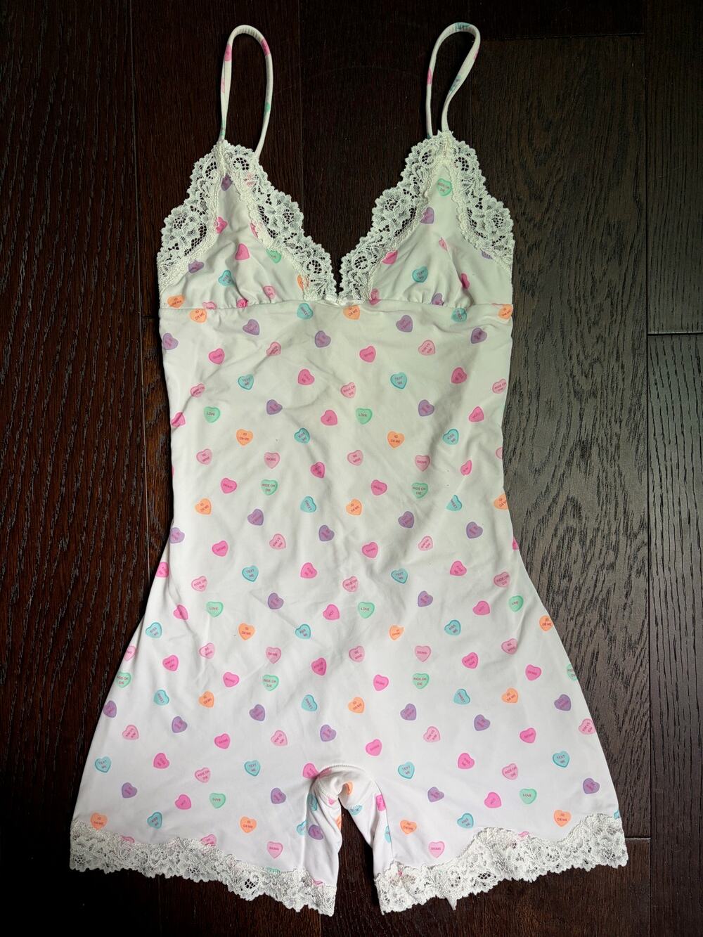 SKIMS Fits Everybody Lace Triangle Onesie (Marble Candy Heart Print) - Small